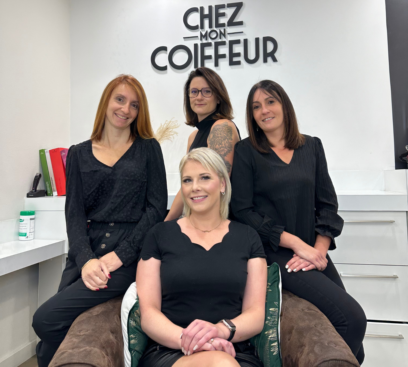 2 Photo de l’équipe de Chez Mon Coiffeur – salon de coiffure à Ploemeur